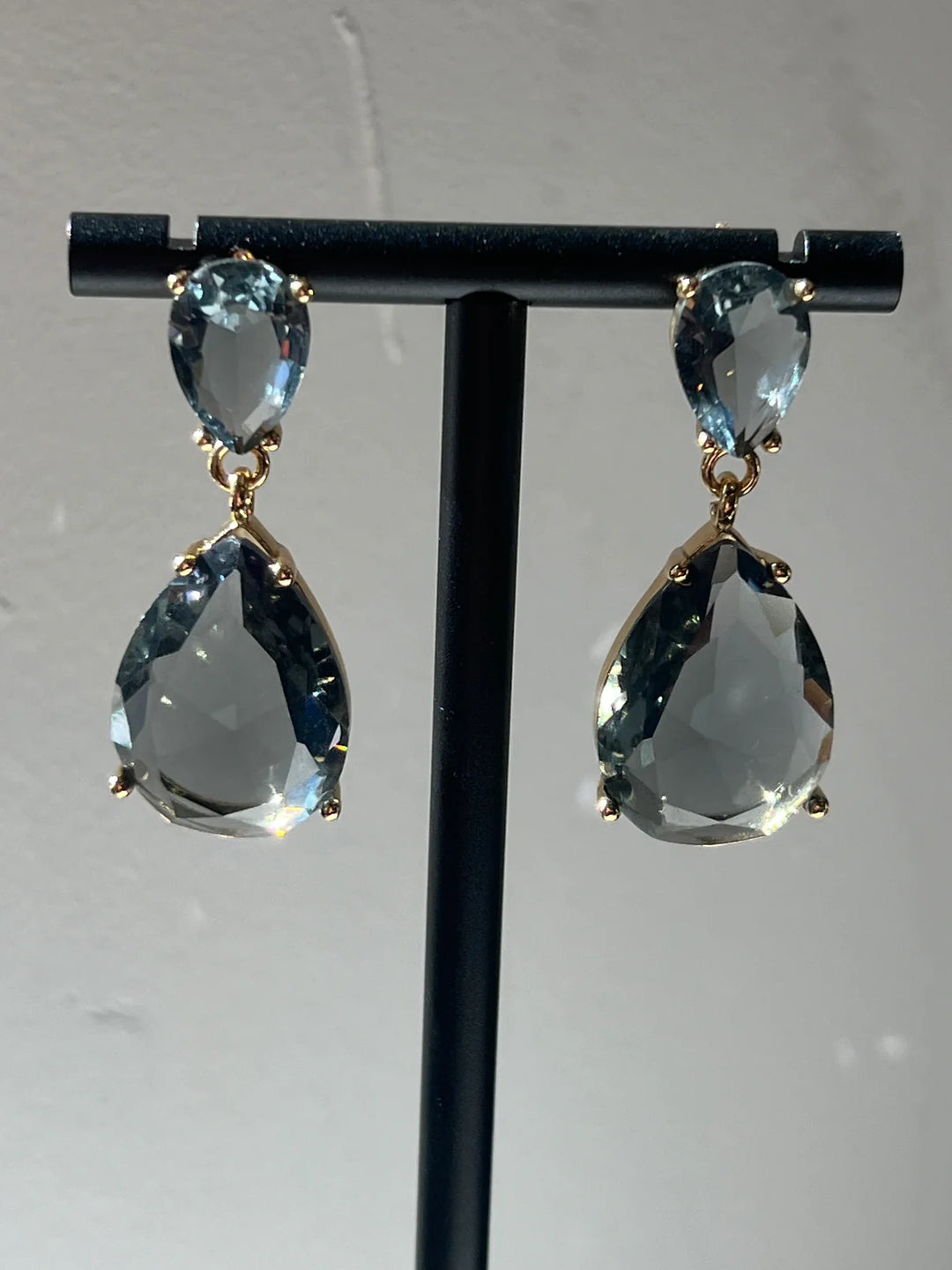 Chelby Dangle Earrings