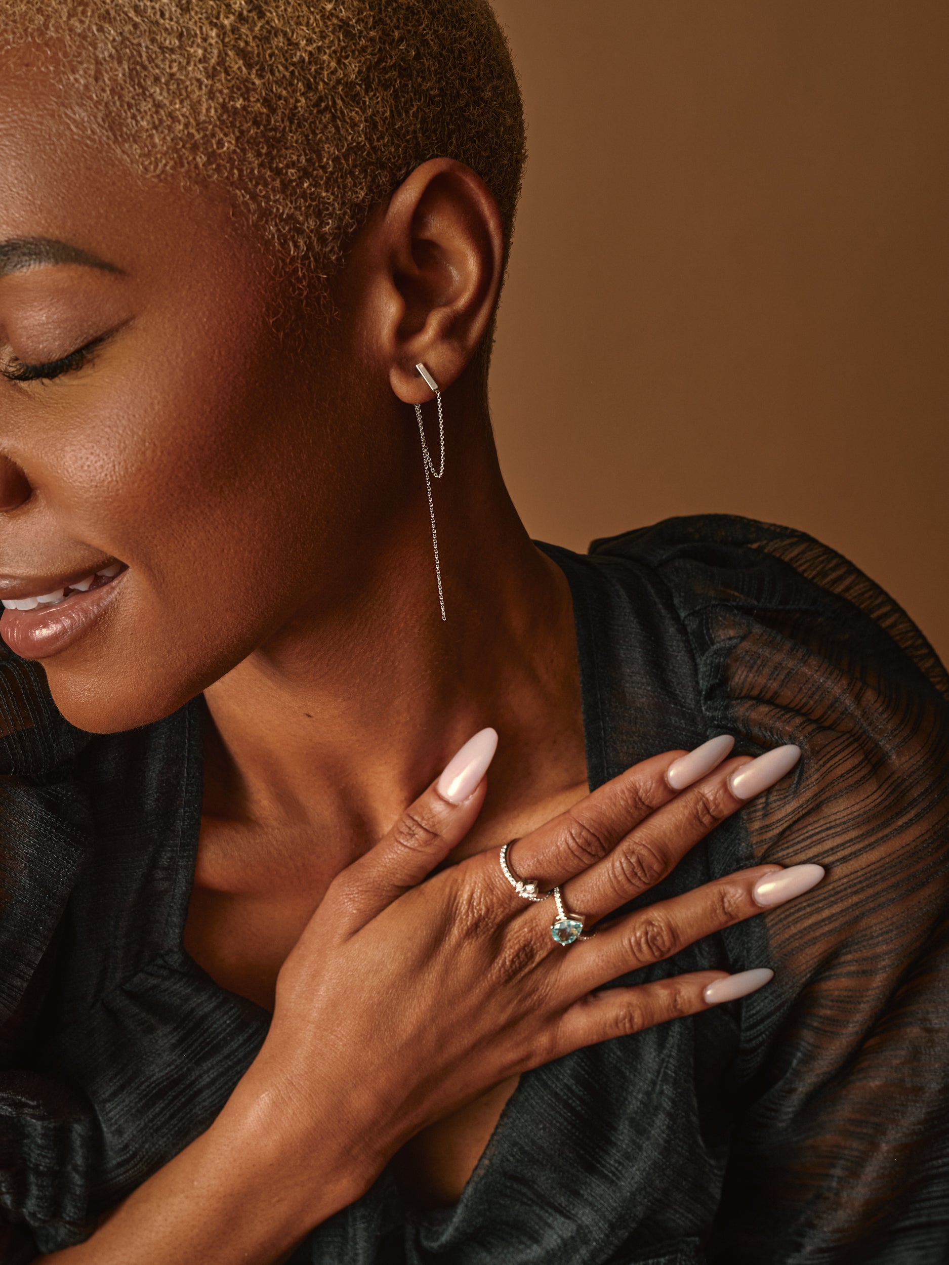 Sasha Simple Bar "T" Earrings