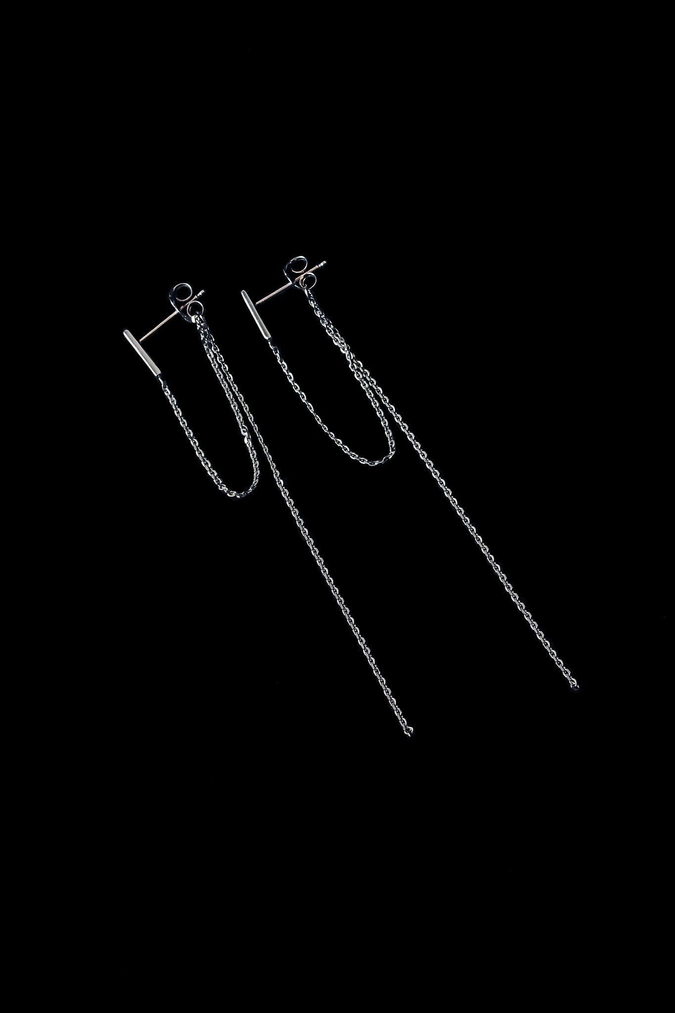 Sasha Simple Bar "T" Earrings