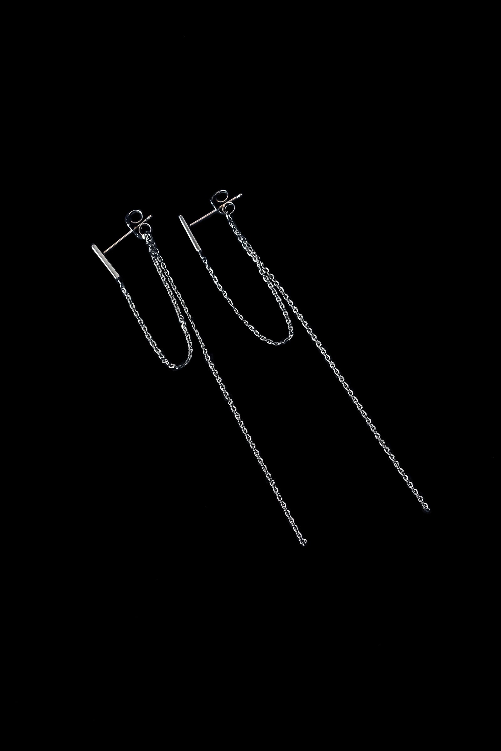 Sasha Simple Bar "T" Earrings